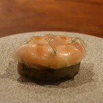 IZA - 赤海老と白桃のマリネアップ