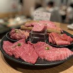 神田焼肉 俺の肉 - 俺のデラックス盛り