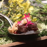 IZA - 炙り馬肉のワンスプーンアップ