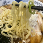 喜多方食堂 - 冷やしラーメン８００円。ピロピロの麺は食感も楽しく、少し濃い味付けのスープとマッチして、とても美味しかったです（╹◡╹）