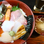 魚料理みうら - 料理写真:海鮮丼