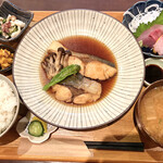 Kakano Te - イナダの煮付け定食