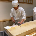 礒田 - 大将の鱧の骨切り