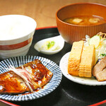 Homemade miso-stewed mackerel and Kyoto-style dashimaki set meal