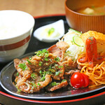 Deep-fried Sangenton pork and Kyoto-style dashimaki set meal