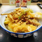 天丼・天ぷら本舗 さん天 - スタミナ肉天丼690円 とり天は無料券