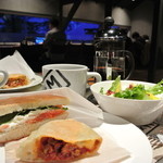 ディーバイエム - 