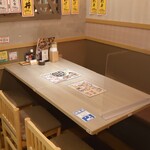 肉豆冨とレモンサワー 大衆食堂 安べゑ - テーブル席