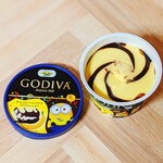 セブンイレブン ハートイン - 料理写真:チョコよりもバナナの方が多め。見た目もミニオンらしい仕上がりです☆