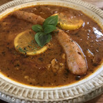 バナナカフェ - さっぱりレモンとハーブソーセージのスープカレー
