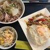 タイ料理バンセーン - 小ガパオ＋小豚肉のラーメン1300円