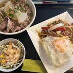 BANG SAEN - 小ガパオ＋小豚肉のラーメン1300円