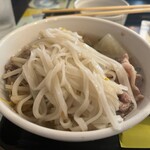 タイ料理バンセーン - 小ガパオ＋小豚肉のラーメン1300円