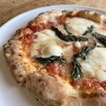 spisa wood oven pizza&gelato - マルゲリータ