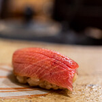 鮨　まつ本 - 2022.8 塩釜産本鮪旋網131.2kgサイズ中トロ