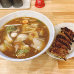 三代目 十八番 - 広東麺、餃子