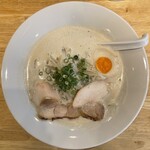 くぼた製麺処 - だしと鶏白湯のらーめん(750円、真上から)