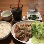 コッコローダイニング - 料理