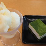 Sushiro - はちみつレモンパフェ330円ふわっとミルクムースとしっとり抹茶ケーキ220円