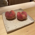 橦木町 しみず - 蟠桃は素敵なデザートに