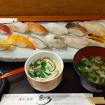 魚いち - 特盛にぎり(12貫) 1100円、味噌汁と茶碗蒸しが付きます