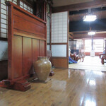 Houtou Dokoro Ishihara - 玄関から右手の広い座敷