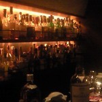 アユウルディ - 薄暗くて雰囲気満点です