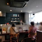 えりふじ - お店は2階にあって急な螺旋階段を上がって行く