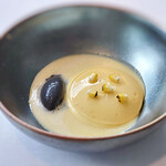 FARO - とうもろこしのムース 黒胡麻のアクセント