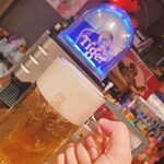 メーカーズ バル マルコ パゴット - タイガービール　シンガポールではポピュラーなビール。飲み口も軽くて暑い日に飲みやすい一杯。
