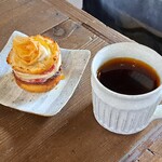 トロン - 無花果とこぼれ梅のタルト 