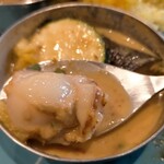 えりふじ - ホタテが入ってるレッドカレーでタイカレー的な味わい