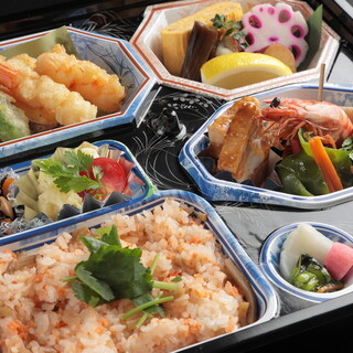 [Now accepting takeaway] Enjoy Yoshida's cuisine at your home table...