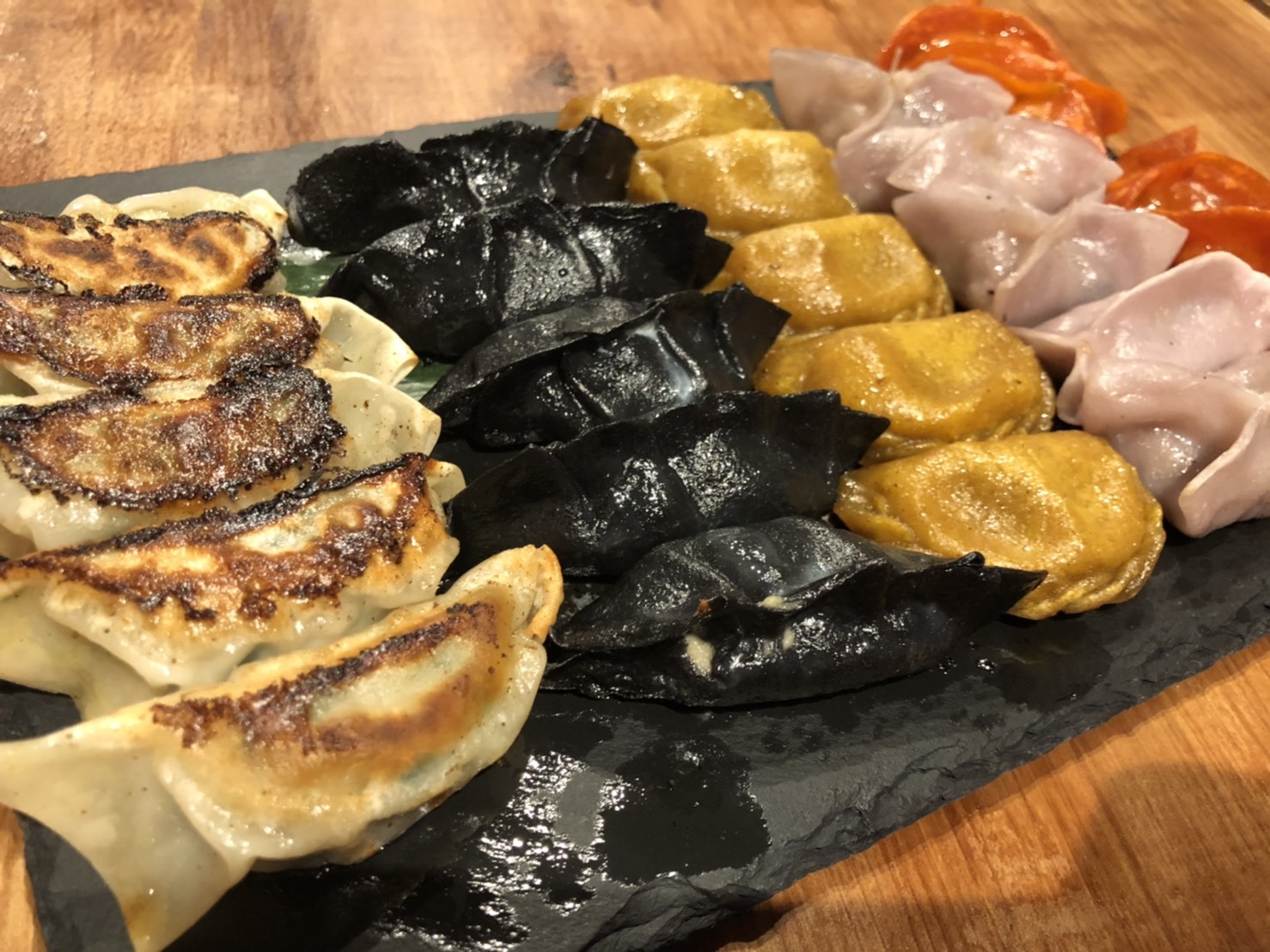 餃子とおでん酒場ふじなべ