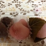 萬寿堂義治 - 桜餅がお勧め