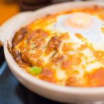 鳥めし 鳥藤分店 - エッジの焦げたチーズが美味しい「熱々！焼きチーズカレー」