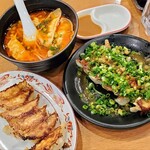 味噌と餃子 青源  - 水餃子&焼餃子セット赤