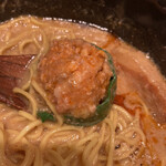 創作ラーメン STYLE林 - ネギの器に収まった肉味噌