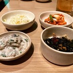 ITAEWON BOWLS & WINE - 