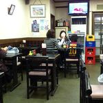 長龍 - 中国料理 長龍 ＠板橋本町 店内はオーソドックスな中華料理屋さんの雰囲気