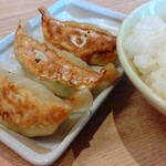 丸源ラーメン  - Bセットの餃子とごはん(211001)