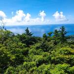 182734695 - 屋久島の海と緑の風景