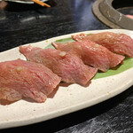 Yakiniku Akarenga - ロース炙り握り寿司