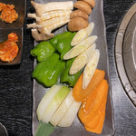 焼肉 赤煉瓦 - 焼き野菜盛り合わせ