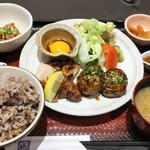 Ootoya - 大戸屋定食（ひじき入りつくねともろみチキンの炭火焼き定食）¥990 納豆 ¥90