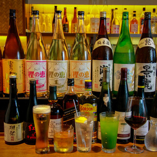 Plenty of alcohol too!! A Japanese-style meal Izakaya (Japanese-style bar) where you can enjoy drinking at night