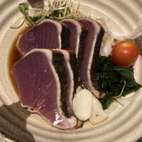 土佐料理 祢保希 新宿店 - 鰹のたたき　5貫