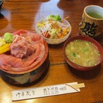 甚兵衛寿司 - 上鉄火丼￥2500