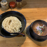 辛つけ麺専門　カラツケ グレ - ニクカラ￥950