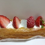 フュッセン - いちごのエクレア